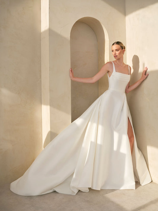 Lysenne wedding dress by Suzanne Neville at Anna Bridal