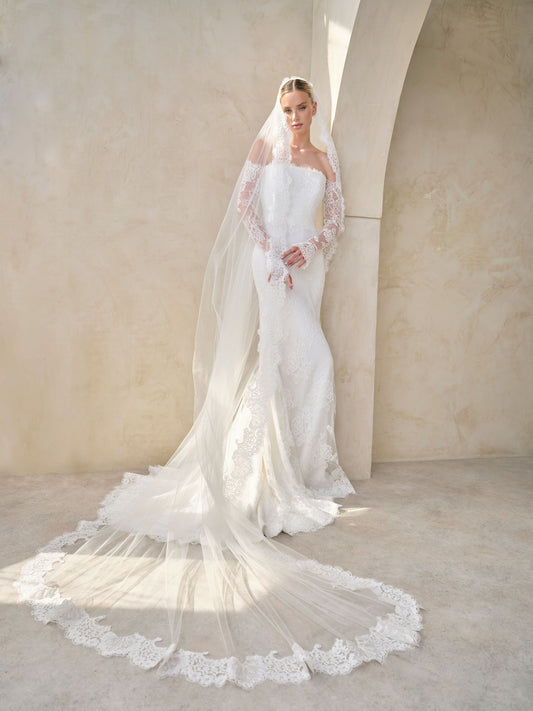 Saphira wedding dress by Suzanne Neville at Anna Bridal