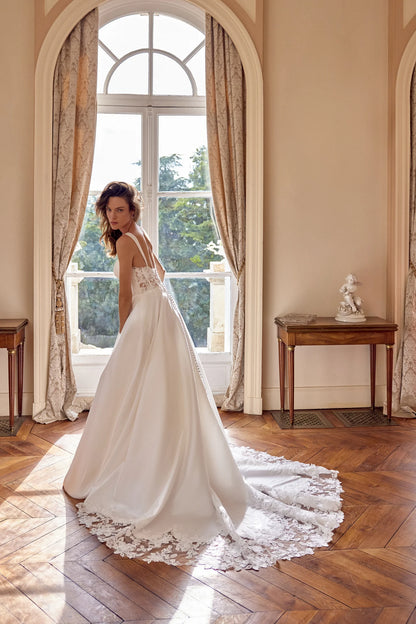 Justin Alexander Matilda A-line wedding dress with structured lace bodice