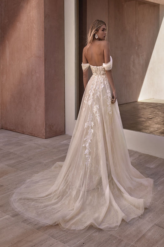 PronoviasAnnaBridalClaris