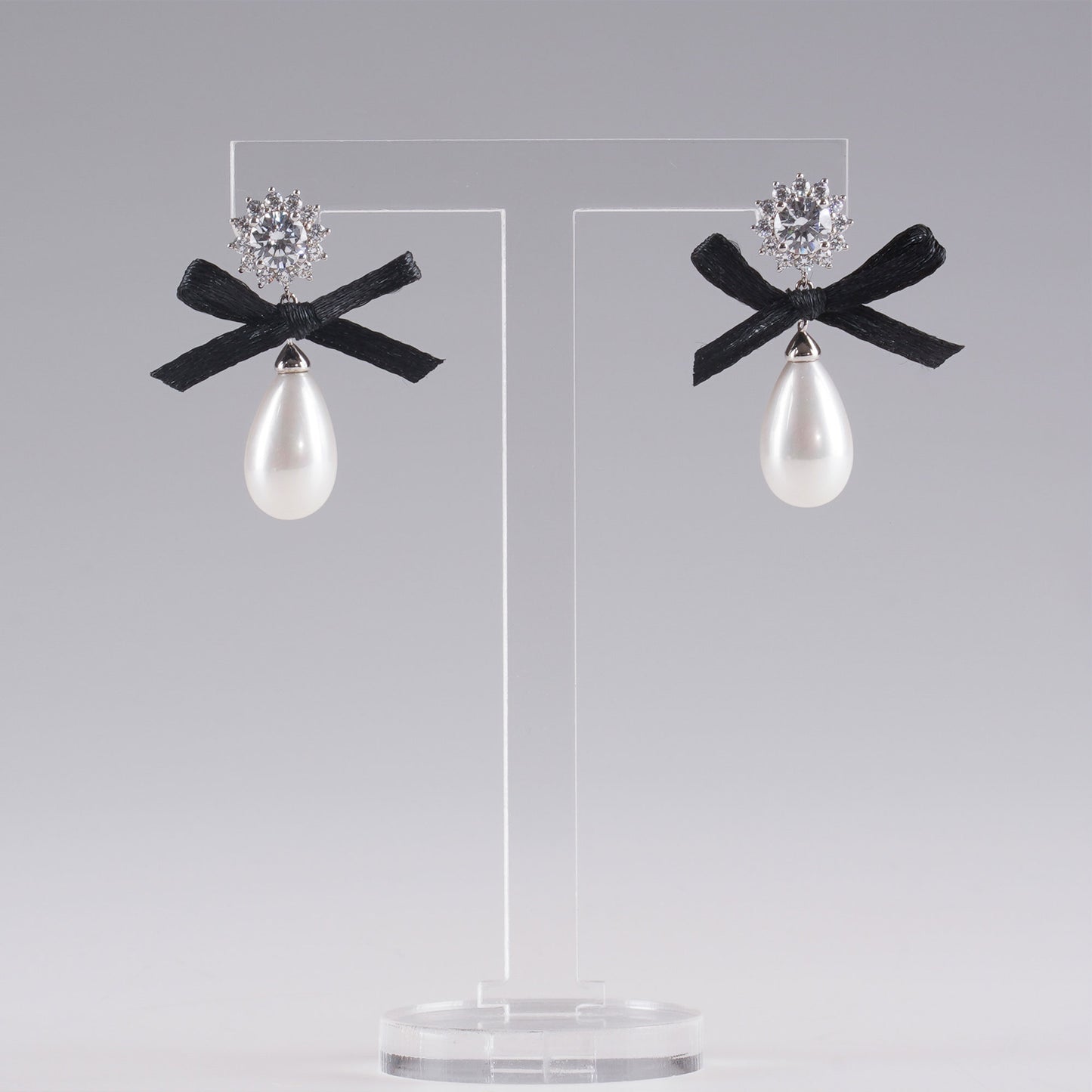 Black Bow Pearls
