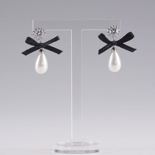 Black Bow Pearls