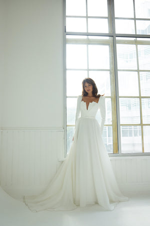 Conrad_Suzanne_Neville_Anna_Bridal1